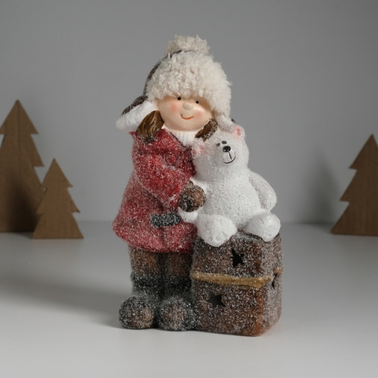 Фигурка светящаяся «Малышка в красном пальто, с мишкой на подарке»