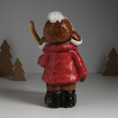 Фигурка «Малышка в красном пальто и шапке ушанке с лыжами» - Фото 4