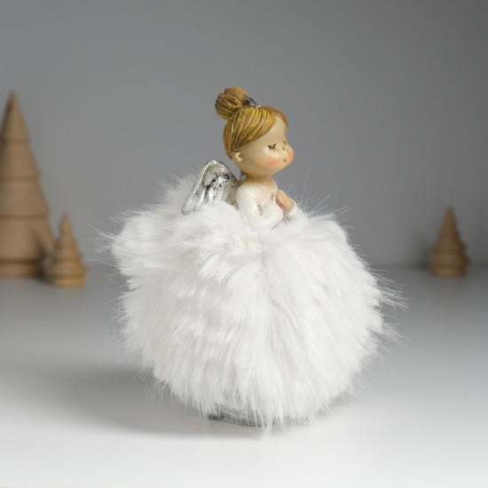 Фигурка «Ангелочек в белом платье с мехом»