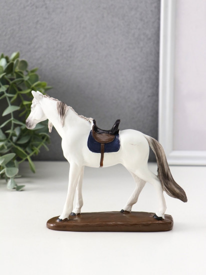 Фигурка «Белая лошадь с седлом»