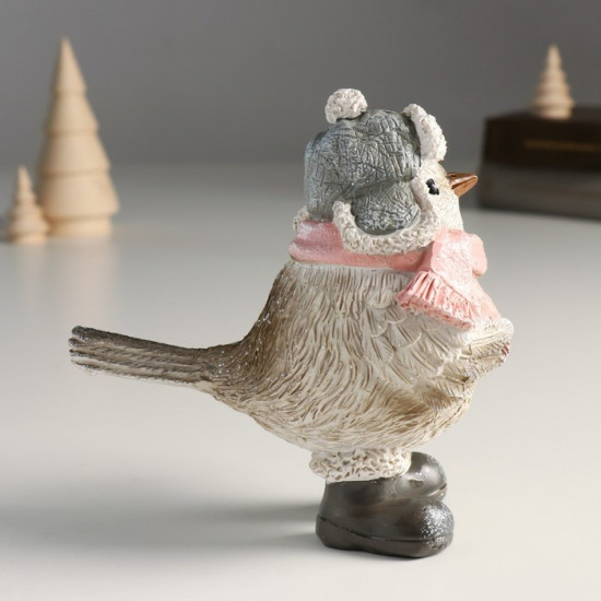 Фигурка «Воробышек в шапке-ушанке с новогодним шариком»