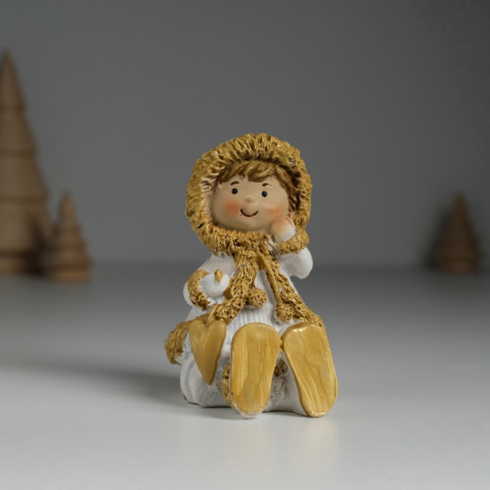 Фигурка «Малышка в белой шубке»