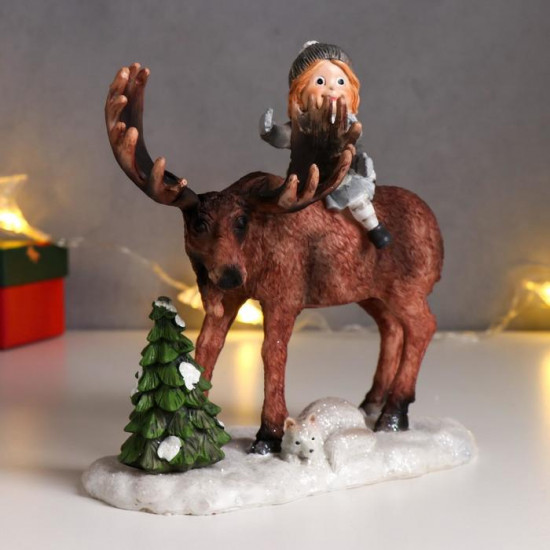 Фигурка «Малышка верхом на большом лосе»