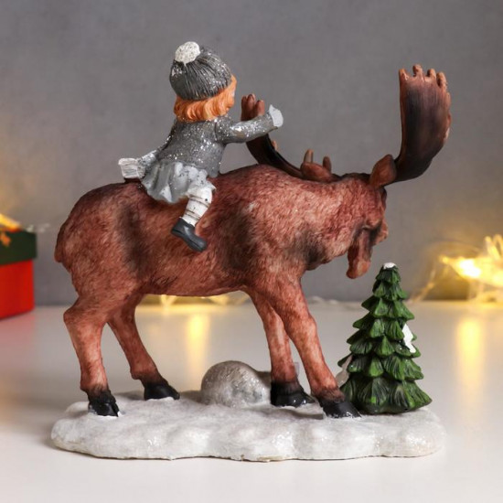 Фигурка «Малышка верхом на большом лосе»