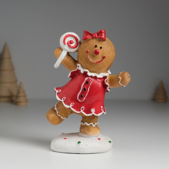 Фигурка «Пряничка в красном платье с леденцом»