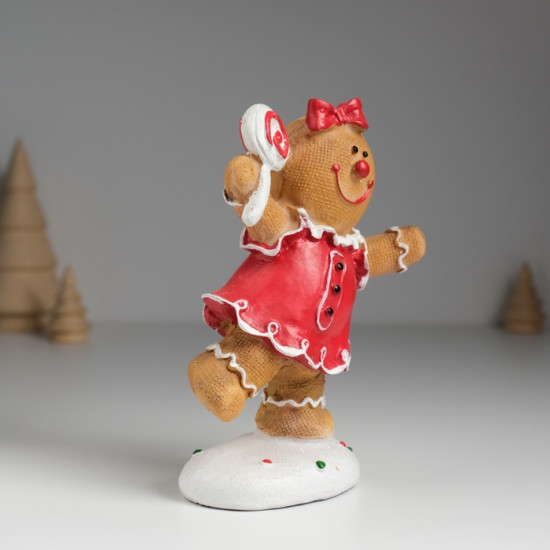 Фигурка «Пряничка в красном платье с леденцом»