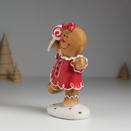 Фигурка «Пряничка в красном платье с леденцом»