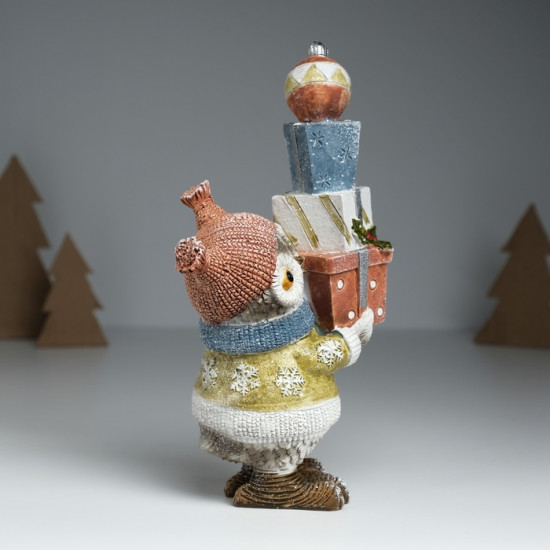 Фигурка «Совушка в платье со снежинками с горой подарков»