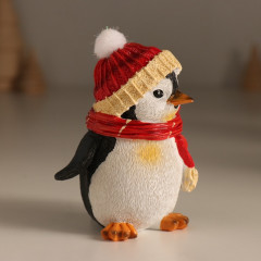 Фигурка «Хмурый пингвин в шапке с бомбошкой» - Фото 1