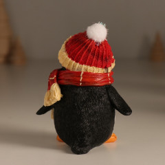 Фигурка «Хмурый пингвин в шапке с бомбошкой» - Фото 2