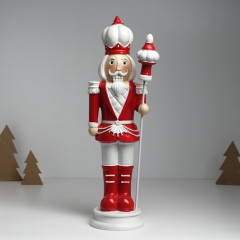 Фигурка «Щелкунчик в красно-белом мундире с пикой» - Фото 1
