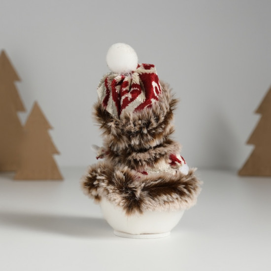 Фигурка «Снеговик в красной шубке с узорами»