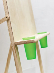 Мольберт для рисования напольный с дополнительной полкой и стаканами «Хлопушка» - Фото 3