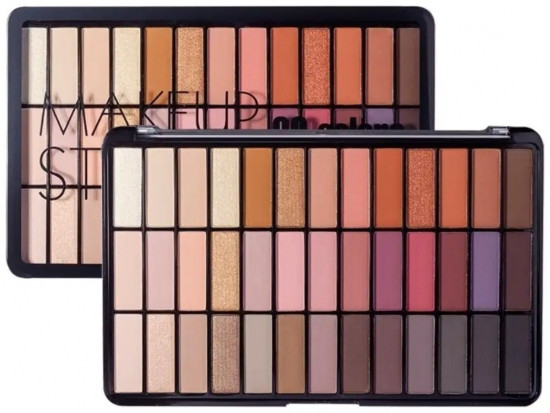 Палетка теней для макияжа и контуринга