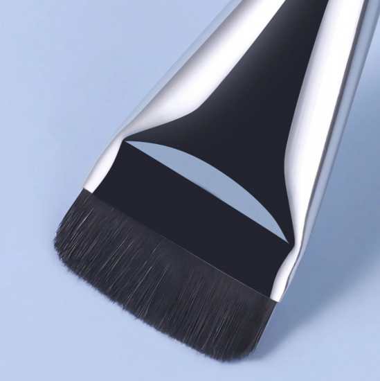 Плоская кисть для тонального крема