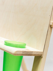 Мольберт для рисования детский напольный с дополнительной полкой и стаканами «Хлопушка» - Фото 6