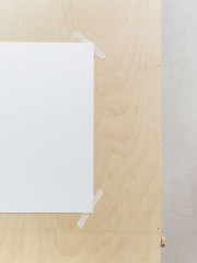 Мольберт для рисования детский напольный с дополнительной полкой и стаканами «Хлопушка» - Фото 8