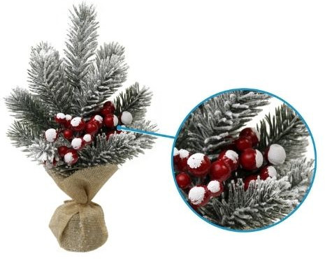 Ель декоративная заснеженная с ягодами
