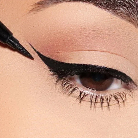 Ультратонкая подводка-лайнер для век «Visible Difference Edge Eye Liner», оттенок 01