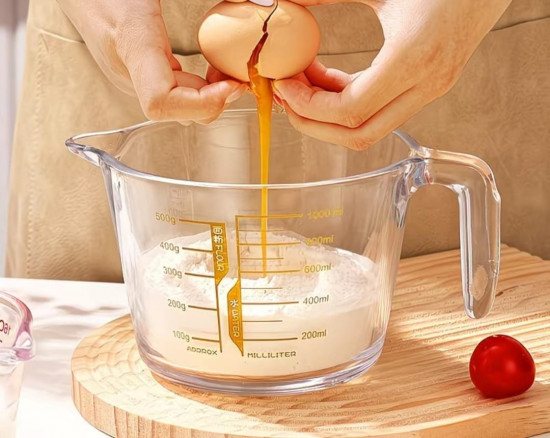 Стеклянный мерный стакан с ручкой и носиком