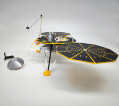 Сборная модель космического аппарата «InSight» - Фото 4