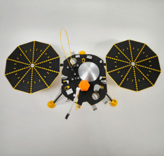 Сборная модель космического аппарата «InSight» - Фото 5