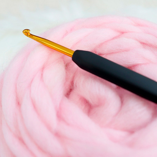 Крючок для вязания с эргономичной ручкой