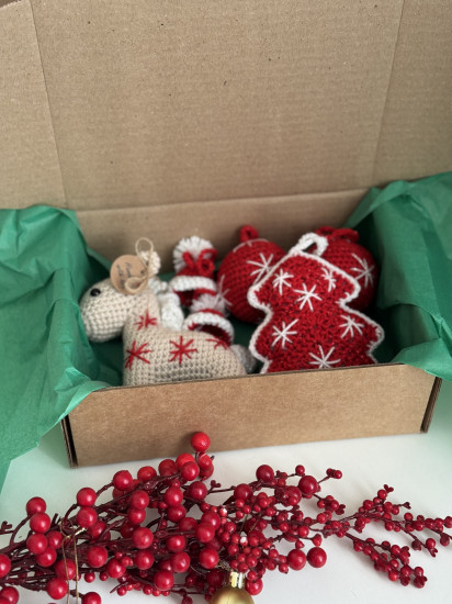 Новогодний набор вязаных ёлочных игрушек