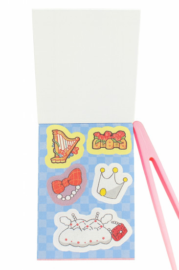 Блокнот с наклейками и раскрасками для творчества «Одень Лабубу»