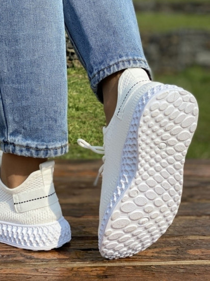 Кроссовки женские