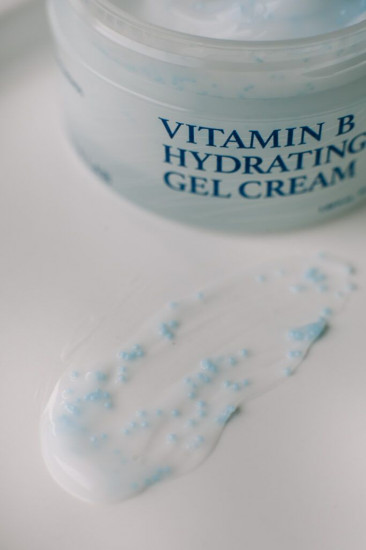 Лёгкий увлажняющий гель-крем для лица с пантенолом «Vitamin B Hydrating Gel Cream»