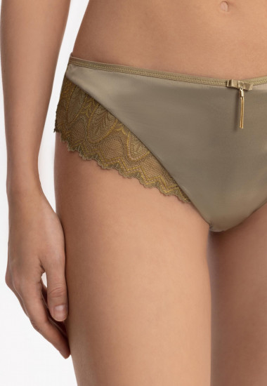 Трусы-бразильяна женские