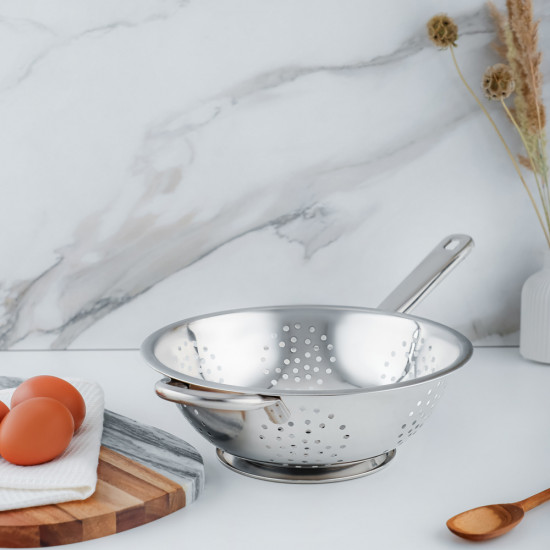 Дуршлаг с ручкой на ножке