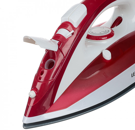 Утюг с отпаривателем