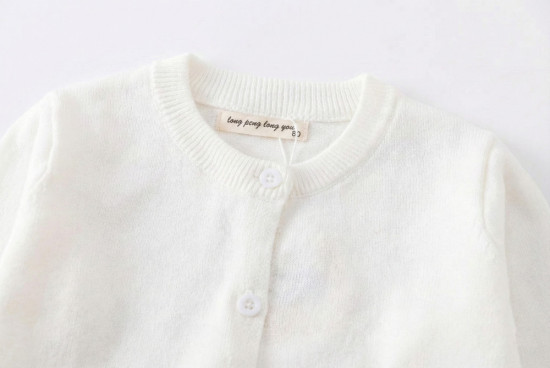 Детский вязаный кардиган на пуговицах