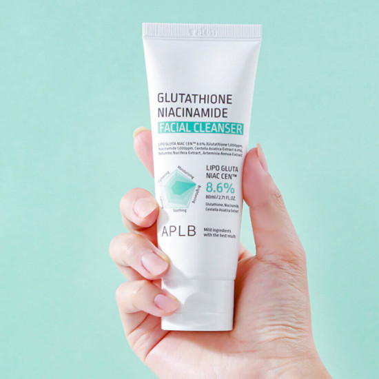 Осветляющая пенка «Glutathione Niacinamide Facial Cleanser»