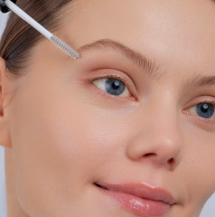 Восстанавливающий гель-фиксатор для бровей и ресниц с пантенолом «Fix&Care Lash Brow Gel Pro Vitamin B5» - Фото 1