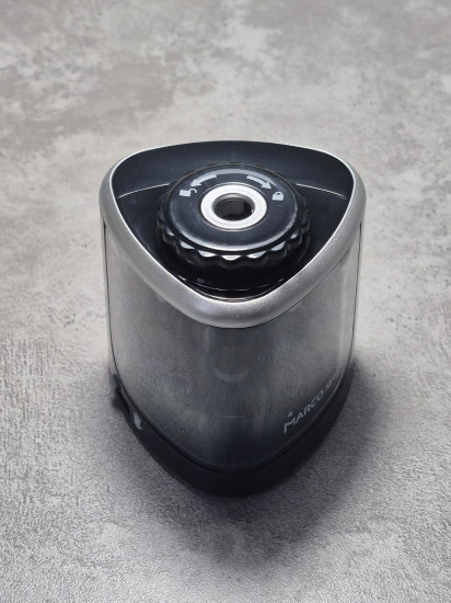 Электрическая точилка для карандашей