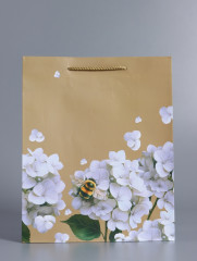 Пакет подарочный «Пчёлка на гортензии» - Фото 1