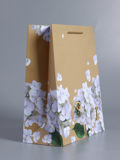 Пакет подарочный «Пчёлка на гортензии»