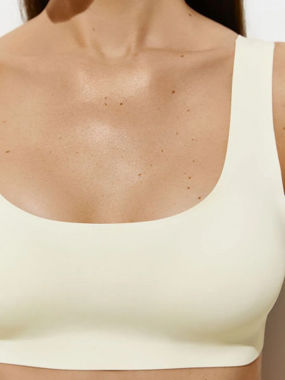 Кроп-топ женский на широких бретелях с вкладышами