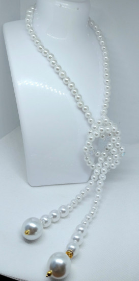 Сотуар из белых бусин, имитация жемчуга