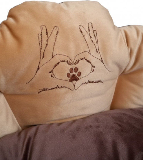 Лежанка «Лапка в сердце»