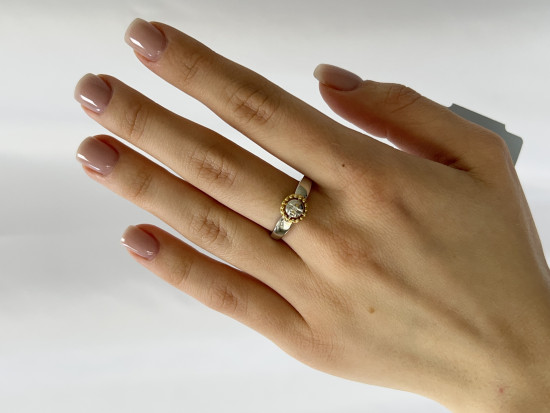 Кольцо из серебра с бриллиантом