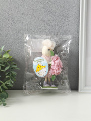 Фигурка пасхальная «Зайка в платьице с бутоном пиона в лапках» - Фото 4