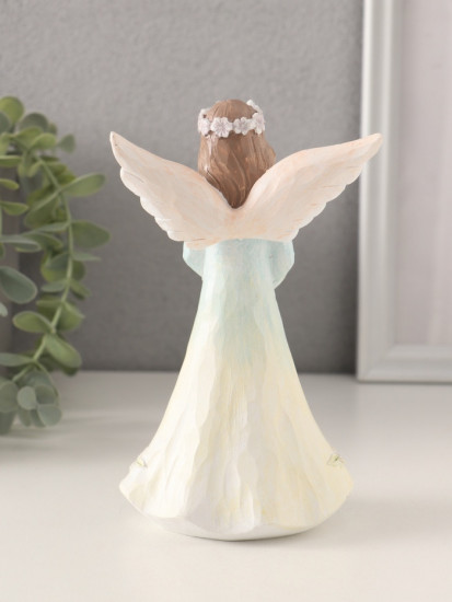 Фигурка «Девушка-ангел в нежно-голубом платье, руки-сердце»