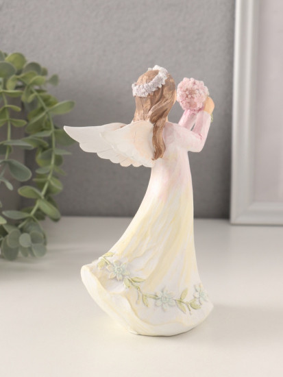 Фигурка «Девушка-ангел в нежно-розовом платье, с букетом незабудок»