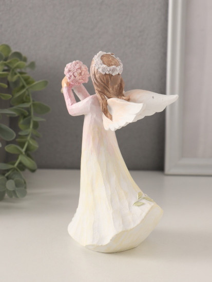 Фигурка «Девушка-ангел в нежно-розовом платье, с букетом незабудок»