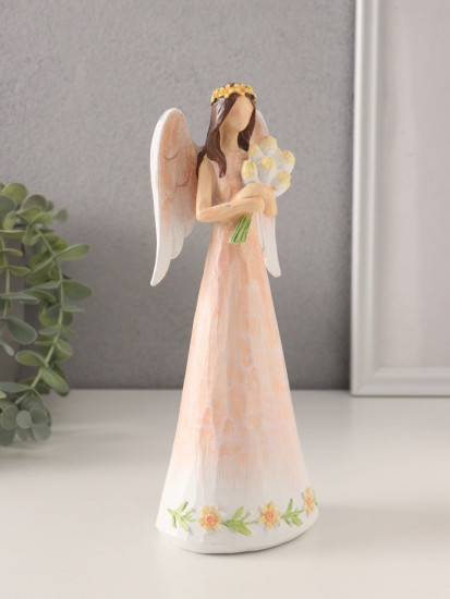 Фигурка «Девушка-ангел в персиковом платье с букетом тюльпанов»