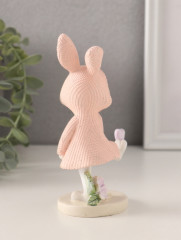 «Зайка в вязаном розовом платьице, сердечко на лапе» - Фото 1